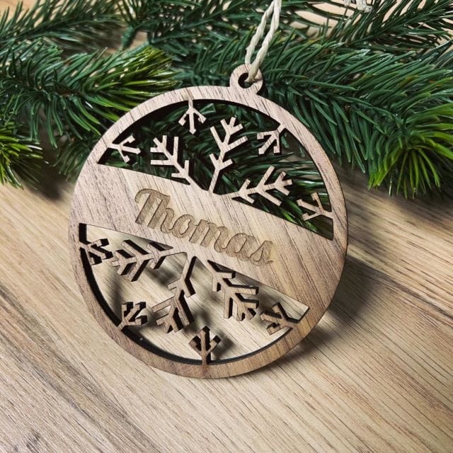 Personalisierte Weihnachtsornamente 😍🎄
#weihnachtsdeko #weihnachten #dekoration #personalisiertegeschenke #geschenkidee #esweihnachtetsehr #gravur #lasergravur